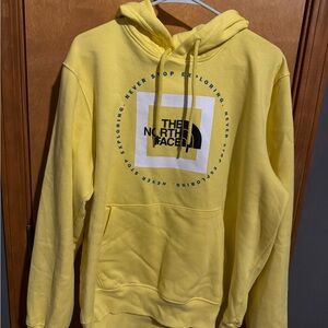 The North Face Hoodie Men’s Large Yellow Outdoor Adventure Never Stop Hoodie